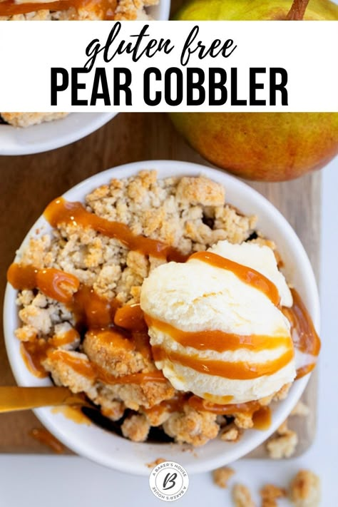 Easy Pear Cobbler, Pear Cobbler Recipe, Pear Crumble Recipe, Pear Recipes Easy, Gluten Free Cobbler, Spiced Pears, Baked Pear, Pear Recipe, Pear Cobbler