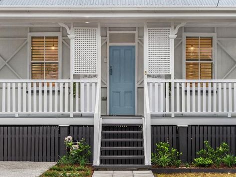 Modern Hamptons Style, Hamptons Living Room, Workers Cottage, Queenslander Renovation, Modern Hamptons, Cottage Makeover, Hamptons Cottage, Queenslander House, Hamptons Style Homes