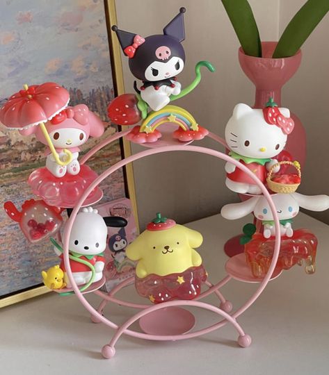 Sanrio Figurine, Sanrio Figures, Sanrio Shop, Figurine Display, My Melody Kuromi, Kawaii Toys, Cute Bedroom Decor, Stationery Accessories, Hello Kitty Items