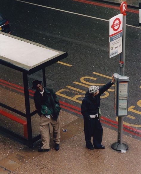 Street Photography People, Production Photography, Hand Prints, London Bus, Photoshoot Concept, Shooting Photo, Cinematic Photography, Bus Stop, Pose Reference Photo