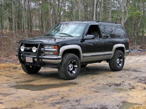 2 door tahoe/blazer/yukon if you got one show it off - Chevy Tahoe Forum | GMC Yukon Forum | Tahoe Z71 | Cadillac Escalade - Tahoe Yukon For... Tahoe Chevy, 2 Door Yukon, Lifted 2 Door Tahoe, 2001 Suburban, Chevrolet 4x4, Tahoe Z71, 2 Door Tahoe, Chevy Suv, Chevy Bowtie