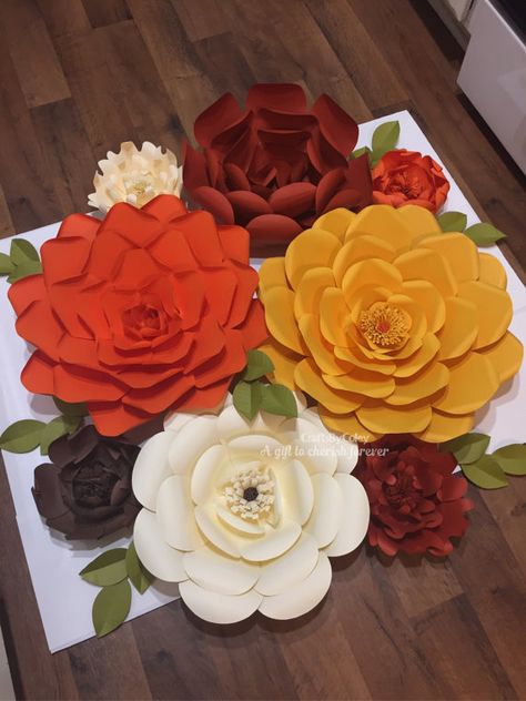 12 Ways to Decorate Your Walls for Fall - Dekorasi Halloween, Wedding Flower Girl Basket, Cute Origami, Autumn Paper, Large Paper Flowers, Fall Wall Decor, Paper Flower Backdrop, Giant Paper Flowers, Paper Flower Tutorial