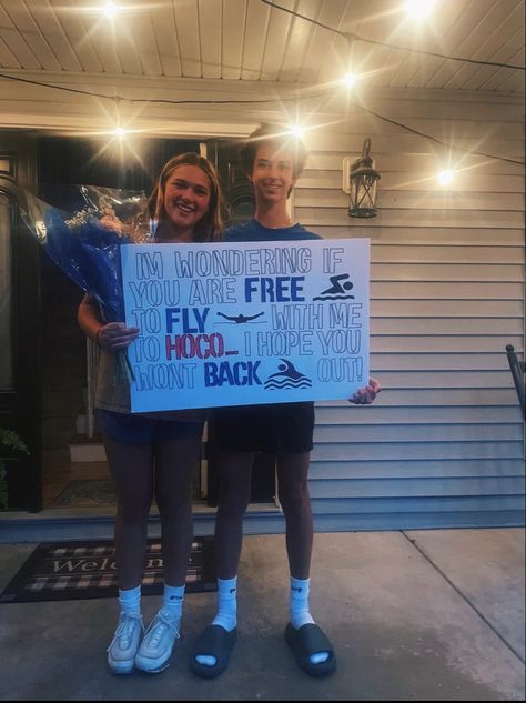 Swimming Hoco Signs, Hoco Proposals Ideas Swimming, Swimmer Hoco Proposals, Swim Promposal Ideas, Spring Formal Proposal Ideas, Swim Hoco Proposals, Swim Promposal, Winfo Proposals Ideas, Winter Dance Proposal