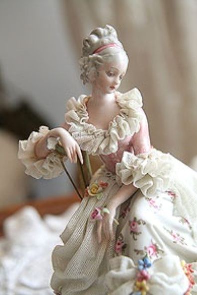 Lovely Dresden figurine Porcelain Chandelier, Chandelier French, Antique Porcelain Dolls, Dresden Porcelain, Half Dolls, Antique Porcelain, Dry Clay, Fine Porcelain, Marie Antoinette