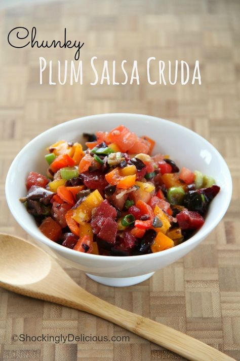 Chunky Plum Salsa Cruda: Sweet plums in season highlight this fresh, rustic chopped salsa, which works well with simple grilled fish, steak or chicken. You could also put it over cooked pasta or greens if you like! Plum Salsa, Fish Steak, Salsa Tomatillo, Highlights Summer, Thanksgiving Time, Cooked Pasta, Cowboy Caviar, Side Dish Recipes Easy, Spread Recipes