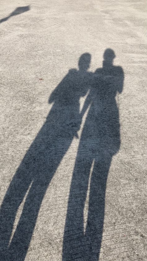 Ground photo, two shadows, shadow poses, no face pose, no face photo, no face selfie, aesthetic style, filler, instagram post Bff Pictures No Face, No Face Photo Ideas Best Friends, Best Friend No Face Pics Aesthetic, Two Besties Aesthetic No Face, No Face Friend Pictures, Cute No Face Pics, Pretty Selfies Instagram No Face, No Face Selfie Aesthetic, Best Friend Pictures No Face