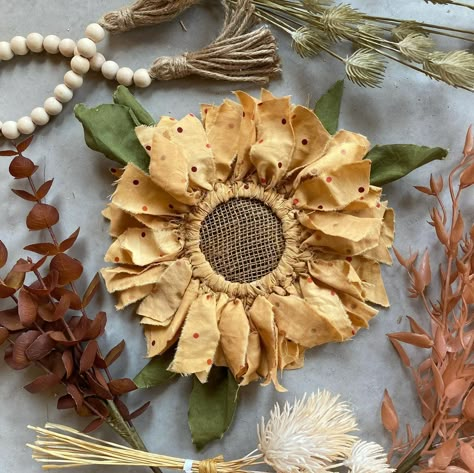 Drop Cloth Sunflowers, Sunflower Canning Lids, Canning Ring Wreath, Simple Diy Fall Crafts, Mason Jar Ring Flowers, Mason Jar Lid Sunflowers, Canning Jar Lid Sunflowers, Canning Ring Sunflower, Canning Jar Ring Rag Flowers