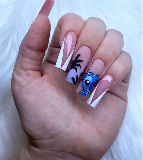 Disney Nails Long, Stitch Acrylic Nails, Stitch Nails Acrylic, Nail Art Stitch, Stitch Nail Designs, Stitch Nail Art, Stitch Nails, Disney Acrylic Nails, Unghie Sfumate