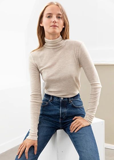 Beige Turtleneck Outfit, Women's Turtlenecks, Beige Turtleneck, Winter Board, Outfit 2020, Turtleneck Outfit, Japan Outfit, Straight Clothes, Ladies Turtleneck Sweaters