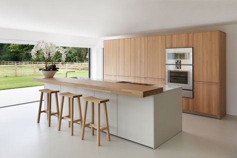 bulthaup - Homepage Bulthaup Kitchen, Cottage Kitchen Design, Small Cottage Kitchen, Cottage Style Kitchen, Handleless Kitchen, German Kitchen, Kitchen Manufacturers, Kitchen Showroom, Brown Kitchens