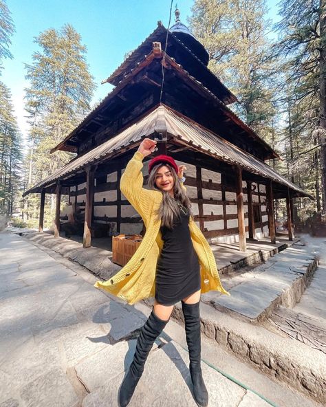 Kashmir Tour Outfits, Manali Trip Outfit Women, Spiti Valley Outfit Women, Kashmir Outfit Ideas In June, Outfits For Hill Station Trip, Manali Outfit Ideas Women, Darjeeling Outfit Ideas, Outfits For Manali Trip, Hill Station Outfit Ideas For Women