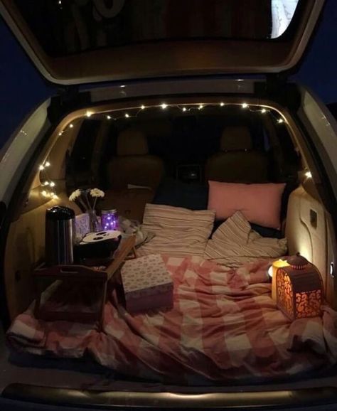 Car Forts, Car Sleepover, Truck Bed Date, Car Date, Cozy Car, Auto Camping, Dream Dates, Jeep Camping, Romantic Date Night Ideas