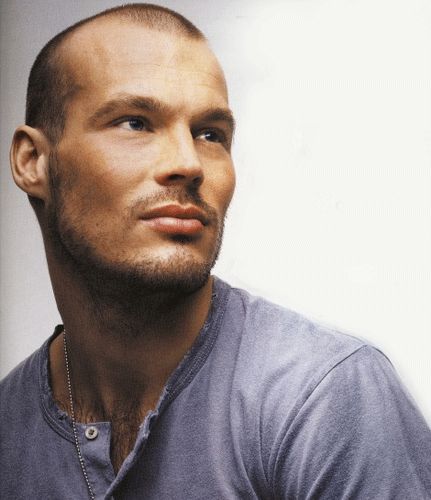 Fredrik Ljungberg Buzz Cut Receding Hairline, Mens Haircuts Receding Hairline, Haircuts For Receding Hairline, Litchenberg Figures, Vintage Eisenberg Jewelry, Bald Head With Beard, Receding Hair Styles, Well Groomed Beard, Lindberg Eyewear