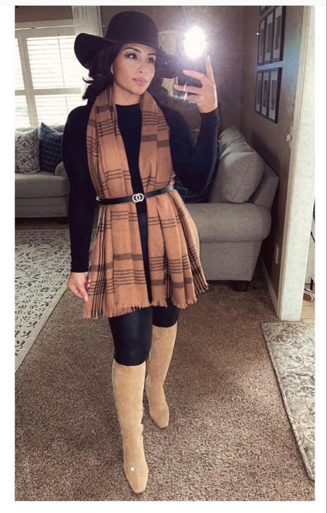 Western Outfits With Scarves, Dressy Western Outfits Women Plus Size, Mexican Winter Outfit, Cold Western Outfits Women, Cowgirl Outfits Fall, Game Night Outfit Ideas, Winter Cowgirl Boots Outfit, Grupo Frontera Concert Outfit, Cold Jaripeo Outfits