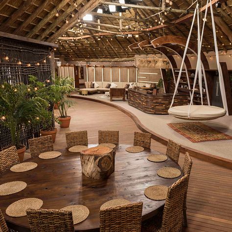 African Lodge Design, Eco Lodge Design, Safari Style Interior, African Aesthetics, African Lodge, African Safari Lodge, African Lodges, Outdoor Restaurant Patio, Rustic Architecture