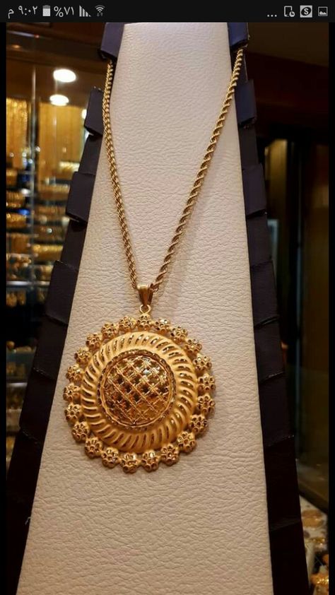 Pandent Design Jewelry Gold, Loket Sets Gold Design, Gold Dollars For Chains, Gold Dollars, Simple Bridal Jewelry, Chain Locket, Indian Wedding Jewelry Sets, Bright Pillows, Gold Pendent