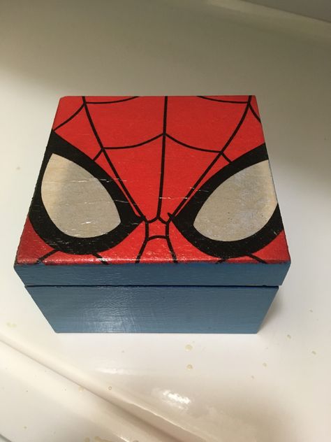 Spider Man Box Spider Man Things To Make, Spider Man Box Gift, Spider Man Birthday Gift Ideas, Spiderman Box Ideas, Shoe Box Painting, Spider Man Valentine Box Ideas, Spider Man Diy Gifts, Spider Man Gifts For Boyfriend, Painted Box Ideas Aesthetic