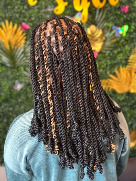 •• introducingggggg the newest edition to my collection: The BOUJEE BAE✨ faux locs NEVERRRR looked this REAL ! these medium individuals are the 𝘱𝘦𝘳𝘳𝘳𝘳𝘧𝘦𝘤𝘤𝘵𝘵 look for my naturals who want the natural loc vibe but are not ready for that big step ! spiral ends are a MUSSTTT 🥰 this hair mimics natural texture perfectly 🤩 ⁣⁣⁣⁣⁣ #invisiblelocs #blackgirlshairstyles #protectivestyles #hair #hairstyles #twists #bob Locs Two Strand Twist, Twist Bob, Invisible Locs, Braids And Locs, Two Strand Twist, Faux Locs, Black Girls Hairstyles, Protective Styles, Hair Hairstyles