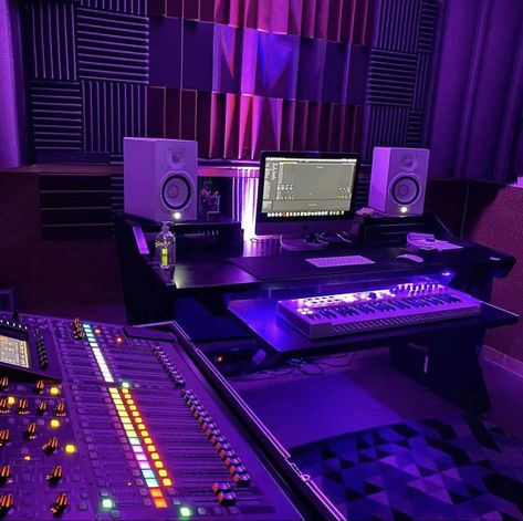 Neon Music Studio, At Home Recording Studio Aesthetic, Music Room Ideas Home Studio, Music Producer Studio, Recording Studio Aesthetic, Music Studio Design, Home Recording Studio Setup, Recording Studio Setup, Studio Aesthetic