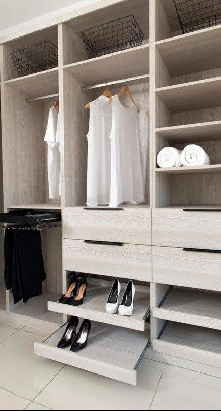 Walk In Robe Designs, Walk In Wardrobe Design, Bedroom Built In Wardrobe, Walking Closet, Dream Closet Design, Walk In Closet Design, Walk In Robe, Wardrobe Interior Design, Diy Wardrobe