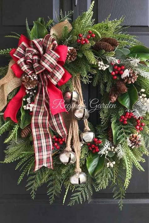 Country Christmas Wreaths & Garlands, Xmas Wreaths For Front Door Traditional, Wreaths With Bells For Front Door, Evergreen Christmas Wreaths For Front Door, Christmas Wreath Tutorials, Old Fashioned Christmas Wreath, Natural Christmas Wreaths For Front Door, Indoor Christmas Wreaths, Large Christmas Wreath Ideas