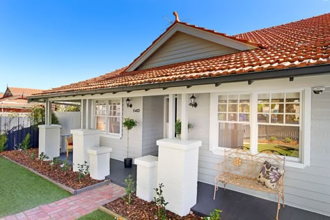 Exterior House Colors Terracotta Roof, House With Terracotta Roof, Terracotta Roof House Exterior Colors, Red Roof House Colors, Terracotta Roof House, Red Roof House, Terracotta Roof Tiles, Weatherboard House, House Colour