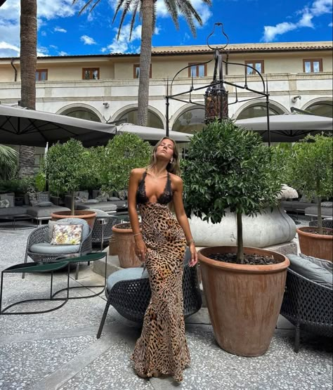 rat & boa leopard print dress Leopard Print Dress Outfit, Leopard Dress Outfit, Leopard Slip Dress, Quiet Luxury Outfit, Ibiza Dress, Luxury Outfit, Leopard Maxi Dress, Rat And Boa, Leopard Print Outfits