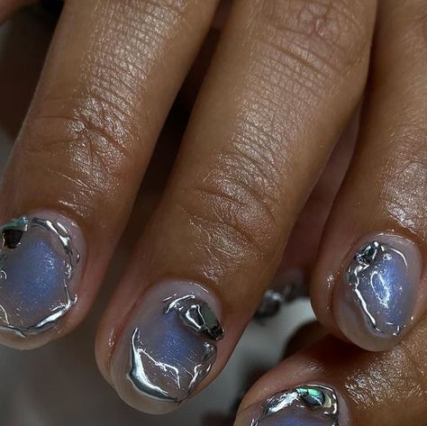 Chrome Nail Art Short Nails, 3d Chrome Nails Short, Short 3d Nails, 2023 Short Nails, Short Chrome Nails, Short Nails Inspo, Gel Chrome Nails, Nail Board, Chrome Nail Art