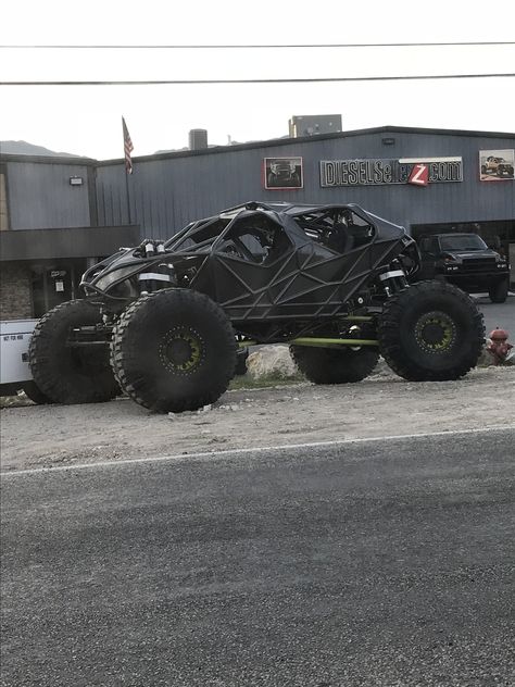 Lifted Cars Offroad, Tactical Truck Ideas, Mini Trucks 4x4, Tactical Truck, Trucks Lifted Diesel, Monster Car, Tacoma Truck, Bug Out Vehicle, Custom Pickup Trucks