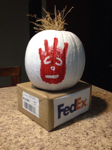 #Decoratedpumpkin #funny #Wilson #castaway #cute #pumpkin #fedex #creative Wilson Castaway, Decorated Pumpkin, Creative Pumpkin Painting, Creative Pumpkin Decorating, Pumpkin Carving Contest, Pumpkin Decorating Contest, No Carve Pumpkin Decorating, Halloween Decor Diy, Pumpkin Contest