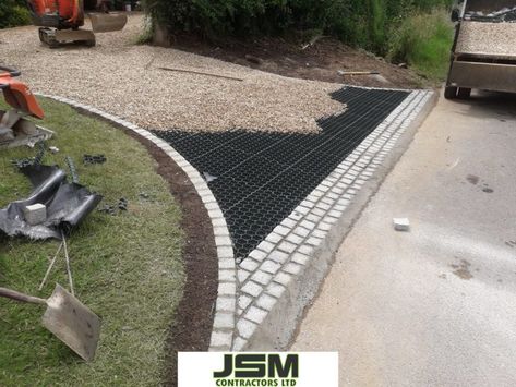 Driveway Permeable, Gravel Driveway Ideas, Gravel Driveway Edging, Driveway Ideas Cheap, Front Driveway Ideas, Front Garden Ideas Driveway, Tarmac Driveways, Garden Ideas Driveway, Permeable Driveway