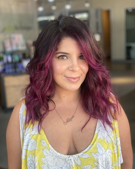 Plum Hair Highlights, Flipped Out Bob, Hair Color Designs, Plum Hair Dye, Plum Hair Color, Short Bob Hair, Hair Cut Ideas, Hair Color Plum, Hair Colour Design