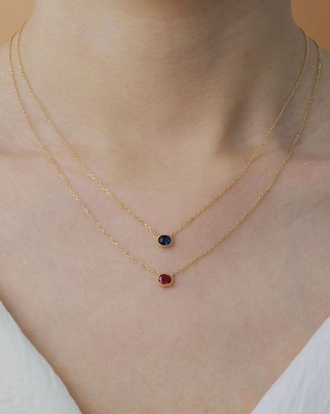 A minimalist and classic ruby / sapphire necklace, crafted to embody the purest form of beauty, making it an exceptional choice for daily wear. #sapphire #sapphirenecklace #ruby #rubynecklace #minimalistjewelry #everydayjewelry#finejewelry#18kgold Twisted Gold Ring, Sapphire Diamond Necklace, Fine Gold Necklace, Diamond Pendants Designs, Gold Rings Fashion, Diamond Pendants, Jewelry Accessories Ideas, Tourmaline Necklace, Ethical Jewelry