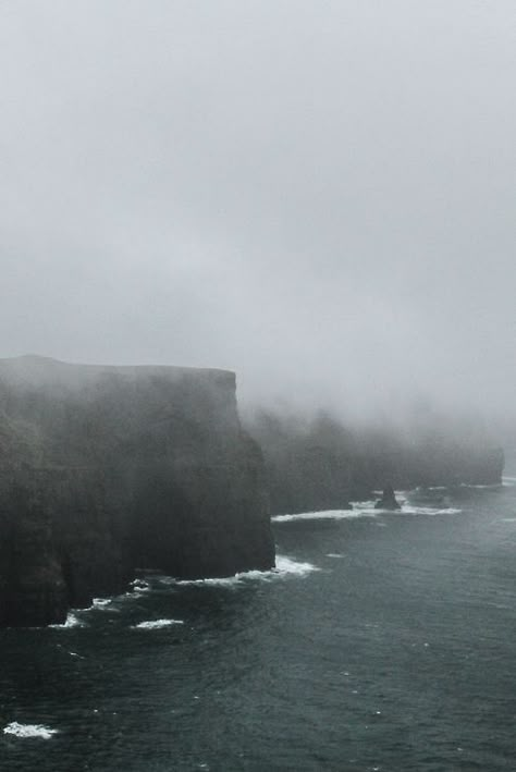 Theme Nature, Cliffs Of Moher, Bryce Canyon, The Great Outdoors, The Ocean, Landscape Photography, Mist, Places To Go, Beautiful Places