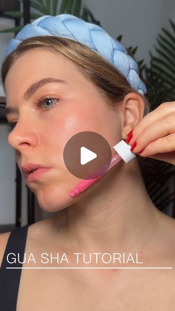 Lisa Baisl on Instagram: "Are you team 🙌 or team Gua Sha? 😋
I’m currently testing the new Soothing & Barrier Support Serum from @theordinary and I instantly fell in love with its color 💕 FYI if you do this at home don’t let the dropper touch your skin (this is just to demonstrate where to glide your Gua Sha) 🤫
.
.
#guadhatutorial #guasharoutine #beautyhack #theordinary #deciem #skincare 
Disclaimer: no medical advice | ad" Gua Sha, Touching You, Medical Advice, Fell In Love, The Ordinary, Your Skin, Beauty Hacks, Serum, In Love