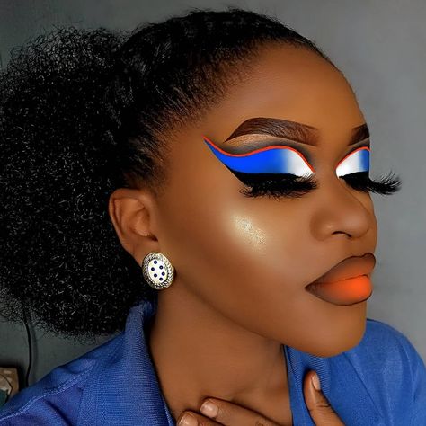 Makeup Artistique, Black Makeup Looks, Crease Eyeshadow, Bear Makeup, Maquillage Yeux Cut Crease, Haitian Flag, Bold Eye Makeup, Princess Makeup, Neon Makeup