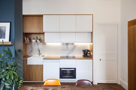 Epic Small Spaces Solutions by Batiik Studio Small Kitchen Single Wall, Studio Kitchenette Ideas Mini Kitchen, Small Apartment Kitchen Peninsula, Ikea Mini Kitchen Small Spaces, Tiny Single Wall Kitchen, Single Wall Kitchen, Paris Rooms, French Interior Design, Small Room Decor