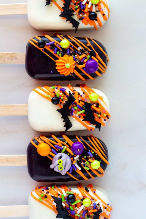 Petit Fours Halloween, Halloween Cake Cicles, Halloween Cakesicles, Cake Pucks, Chocolate Ideas, Halloween Menu, Faux Food, Halloween Food Treats, Chocolate Covered Treats