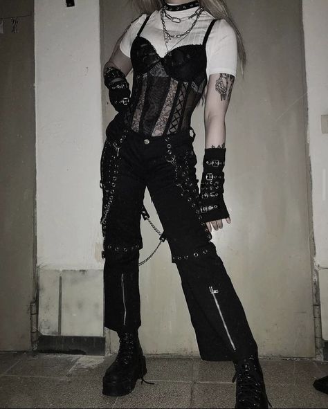 Mall Goth Fashion, Punk Clothing, Personal Aesthetic, Punk Outfits, Friends Fashion, Hot Outfits, Edgy Outfits, Club Outfits, Goth Fashion