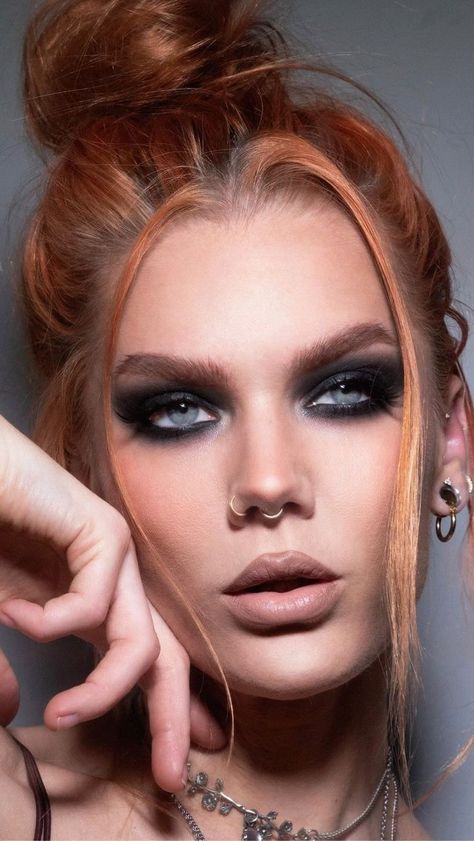 Grungy Eye Makeup, Linda Hallberg Makeup, Makeup Smokey Eye, Sun Kissed Skin, Musical Hair, Makeup Inspired, Linda Hallberg, Magical Makeup, Dyed Hair Inspiration