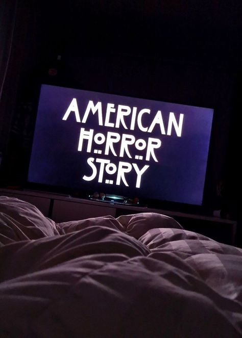 Watching American Horror Story Laptop, Tv Netflix Aesthetic, American Horror Story Aesthetic, Horror Movies Aesthetic, American Horror Story Tattoo, Horror Aethstetic, Horror Movie Aesthetic, Ahs Aesthetic, American Halloween