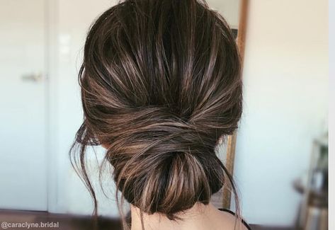 These stunning updos for medium length hair are perfect for formal affairs & looking your best! We'll show you how to get easy updos with our tutorials. Bridesmaid Hairstyles Mid Length Updo, Messy Updo Medium Hair, Bridesmaid Hairstyles Brunette, Brunette Updo Wedding, Beautiful Updos, Messy Updos, Bridesmaid Hair Side, Bridesmaids Hairstyles, Twisted Bun