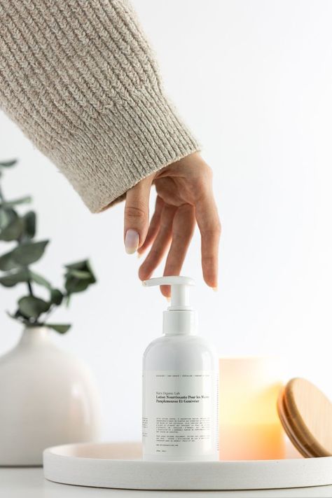 This lotion contains aloe and agave which work to soothe dry skin irritation and redness. Body Lotion Photography Products, Lotion Photography Ideas, Lotion Photoshoot, Shampoo Shoot, Lotion Photography, Winter Lotion, Body Lotion Packaging, Beginner Full Body Workout, Stop Motion Photography