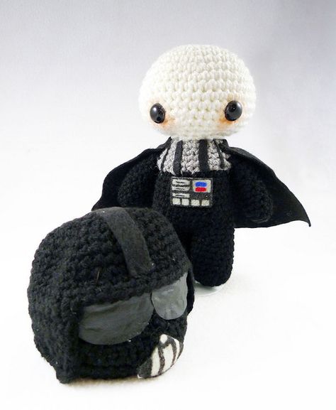 Star Wars Crochet, Star Wars Crafts, Crocheted Toys, Crochet Geek, Crochet Disney, Geek Crafts, Crocheted Items, Crochet Stars, Pattern Free