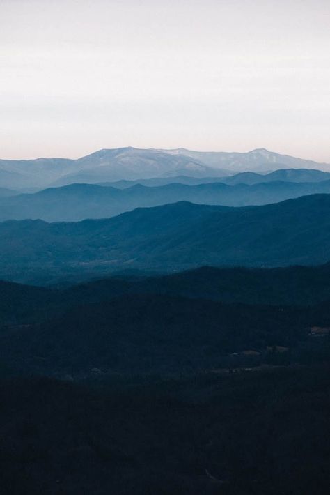 Blue Ridge Mountains Vista Blue Ridge Mountains Virginia, Blue Ridge Mountains Art, Cumberland Gap, Virginia Mountains, Free Nature, Sky Mountain, Mountain Photos, Watercolor Projects, White Sky