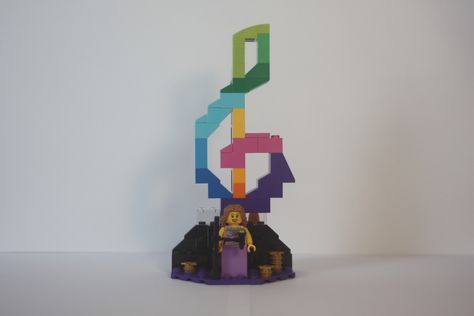 Lego Stage Design, Lego Concert Stage, Lego Musical Instruments, Lego Rock Band, Lego Jazz Club, Lego Music, Performance Stage, Classic Lego, Lego For Kids