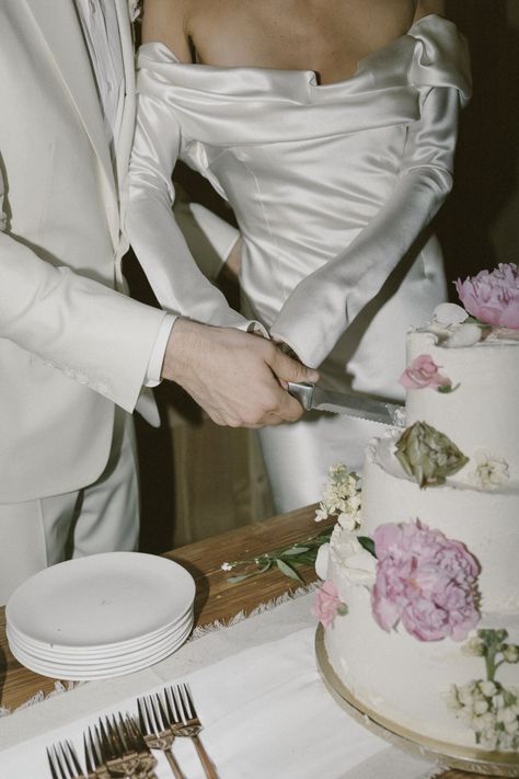 Ivory Vs White, Wedding Cake Aesthetic, Pioneertown California, Wedding Dress Film, California Desert Wedding, Film Photography Wedding, Film Wedding Photos, Wedding Dress 2024, White Claw