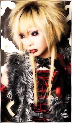 Japanese Visual Kei, Visual Kei Artwork, V Kei Hairstyles, Vkei Fashion 90s, Kote Kei Fashion, Visual Kei Hairstyles Short, Vkei Haircut Long, Kote Kei Makeup, V Kei Fashion