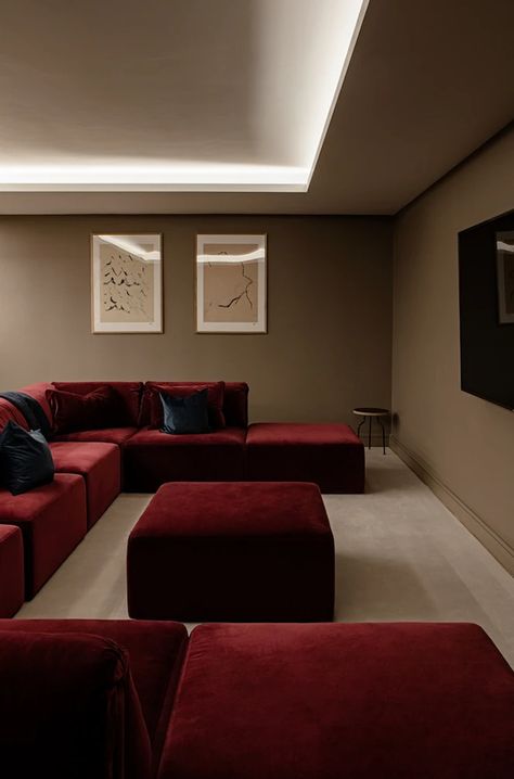 Bonus Room Office, Basement Movie Room, Theater Room Design, Home Cinema Room, Sectional Sofas Living Room, Innovative Furniture, Mince Pies, Cinema Room, Entertainment Room