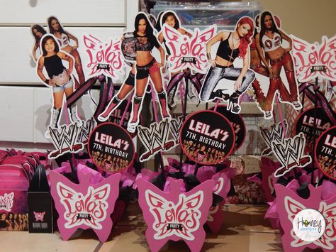 WWE Divas Party - Centerpieces Diva Party Decorations, Wrestling Birthday Cakes, Diva Birthday Cakes, Wrestling Birthday Parties, Wrestling Birthday, Wrestling Party, Wwe Birthday Party, Wwe Party, Superman Birthday Party